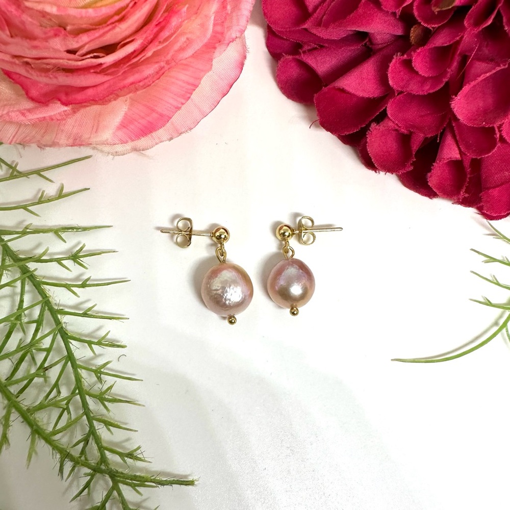NEW⚜️Freshwater Baroque Pink Pearl Earrings